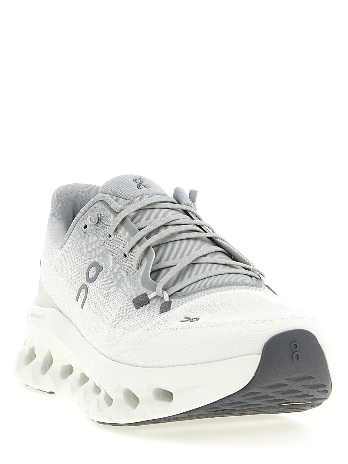 On 'Cloudtilt' Sneakers