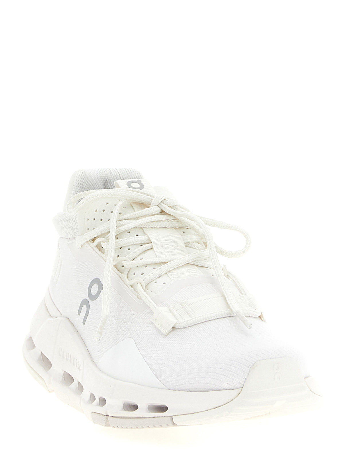 On 'Cloudnova 2' Sneakers