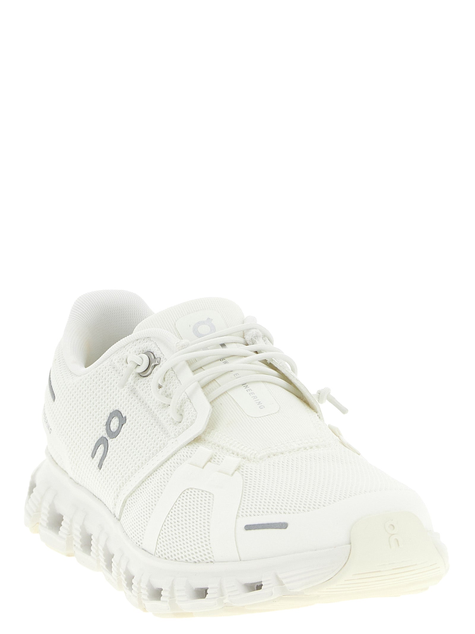 On 'Cloud 6' Sneakers