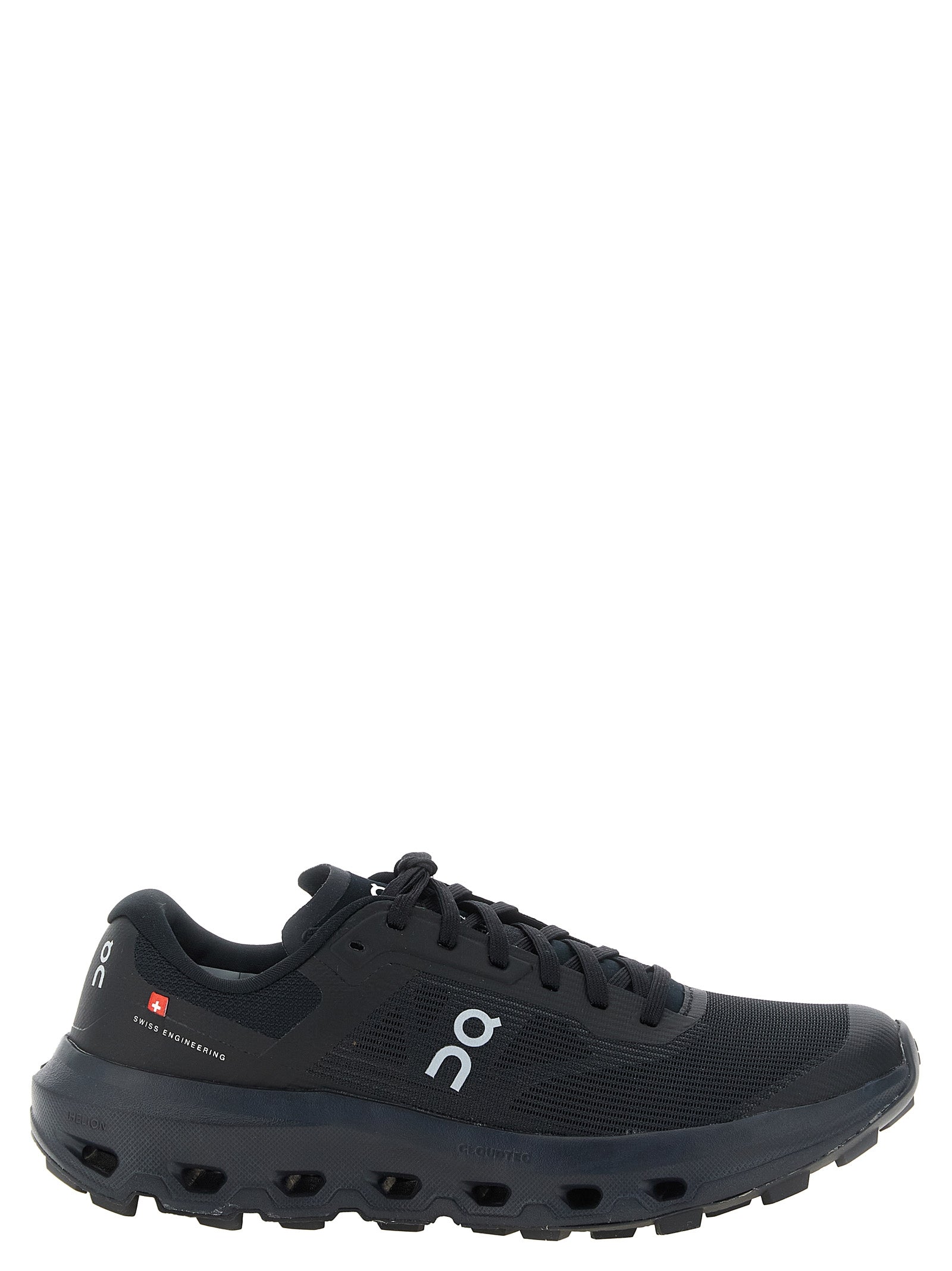 On 'Cloudvista 3' Sneakers