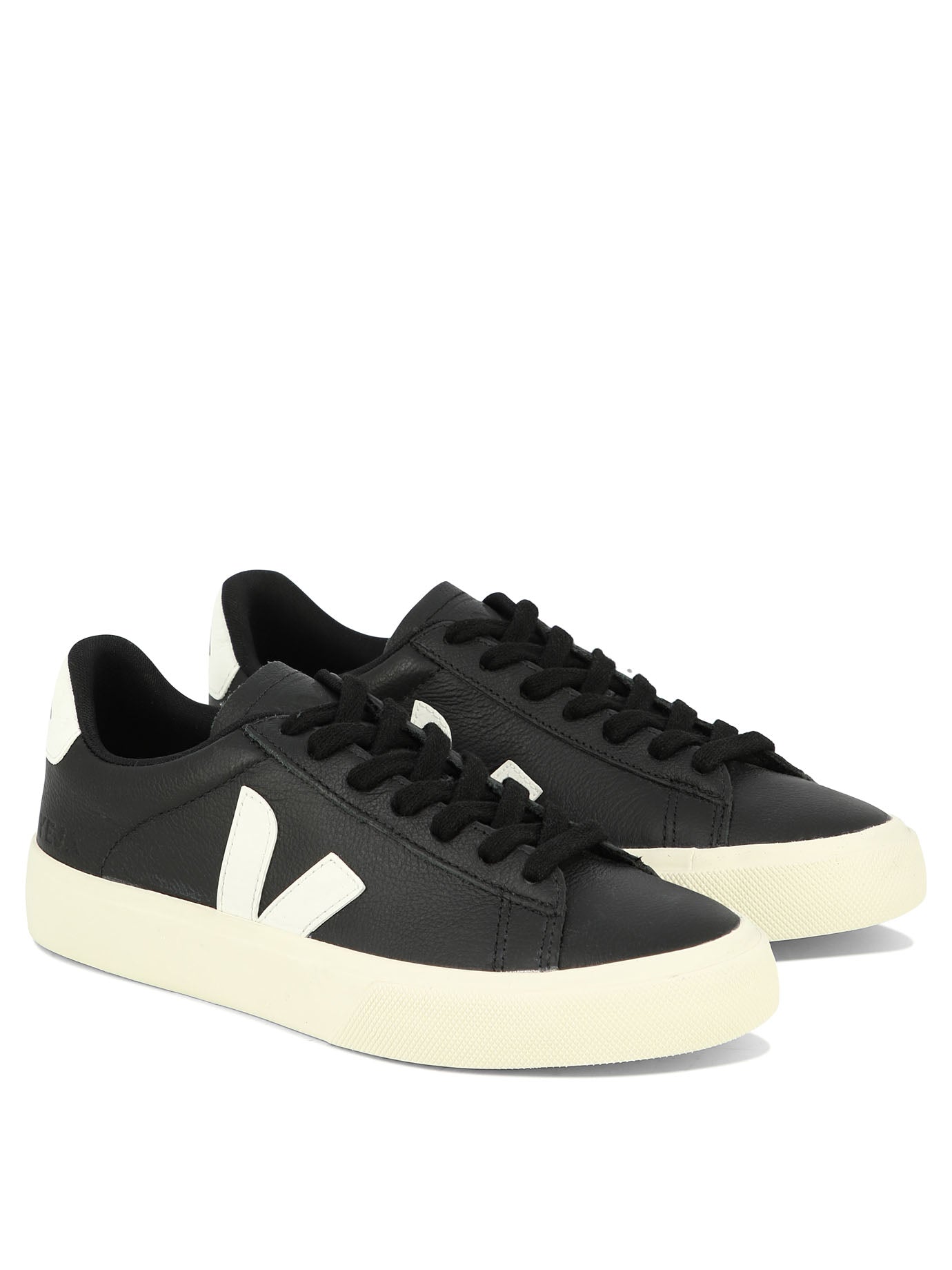 Veja Sneakers & Slip-On