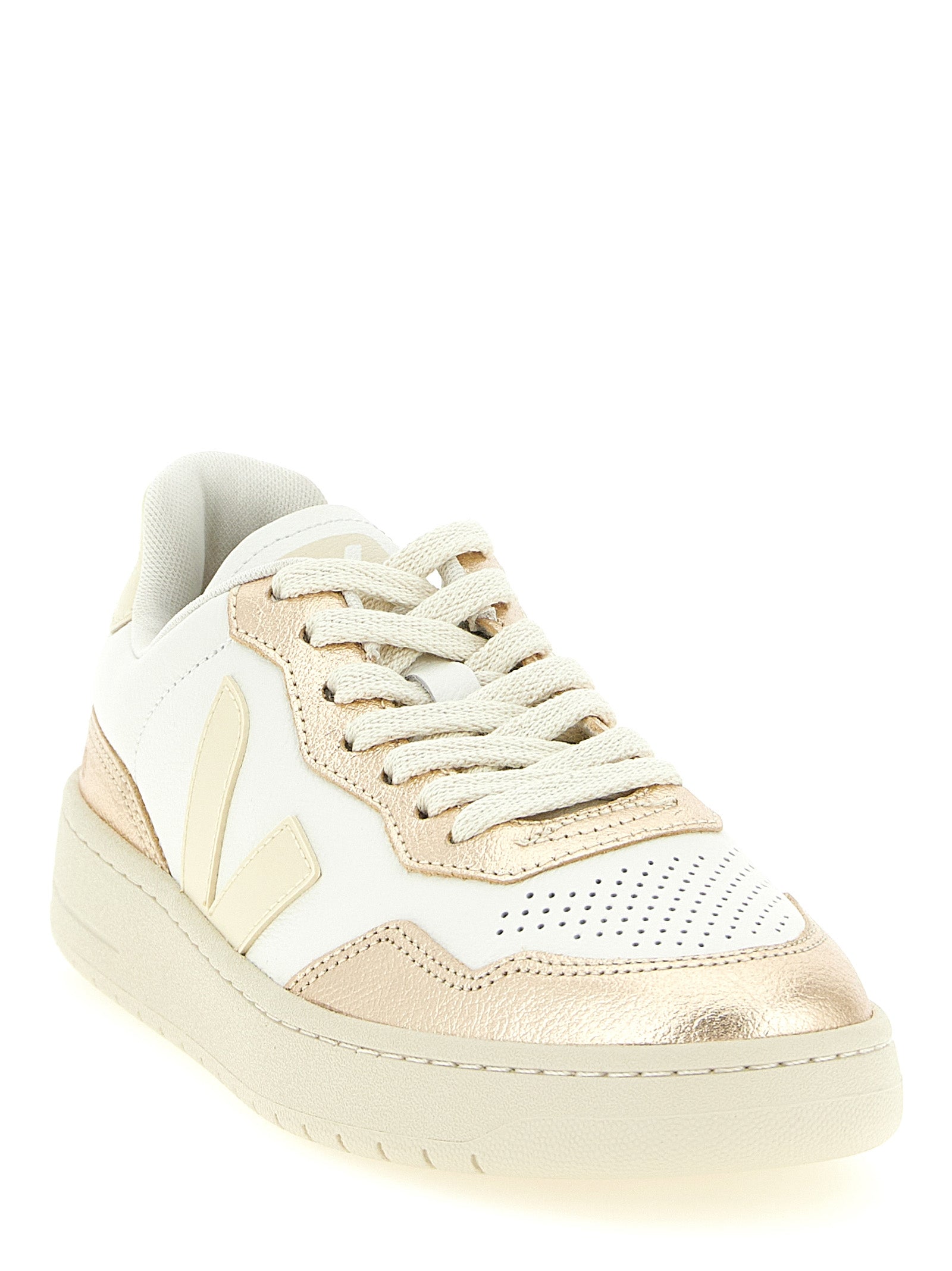 Veja 'V-90' Sneakers