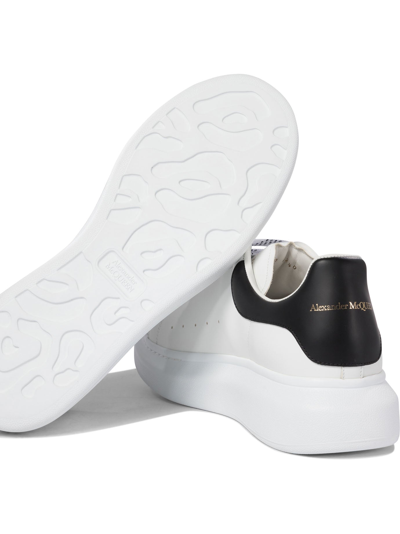 Alexander McQueen Sneakers & Slip-On