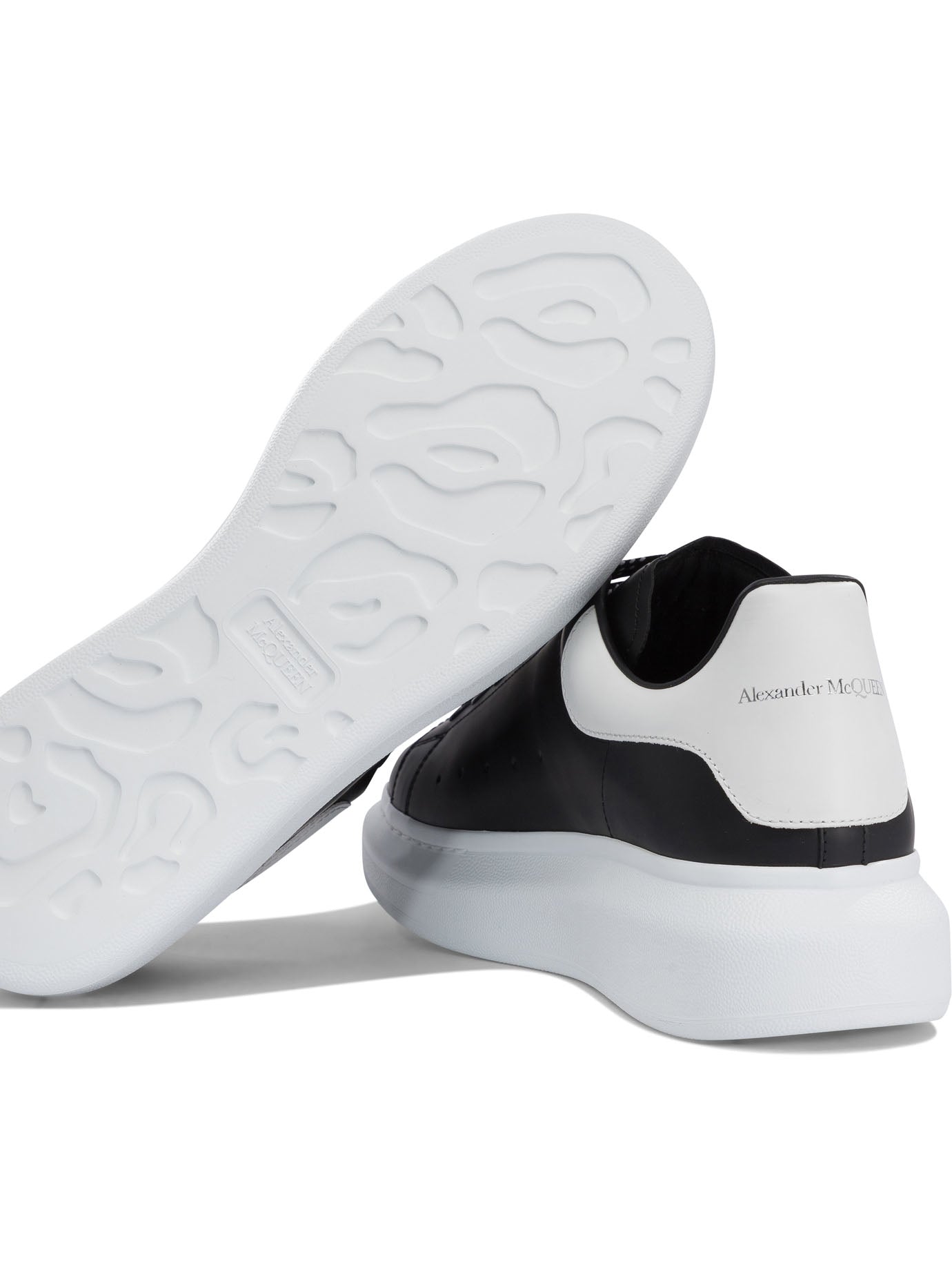 Alexander McQueen Sneakers & Slip-On