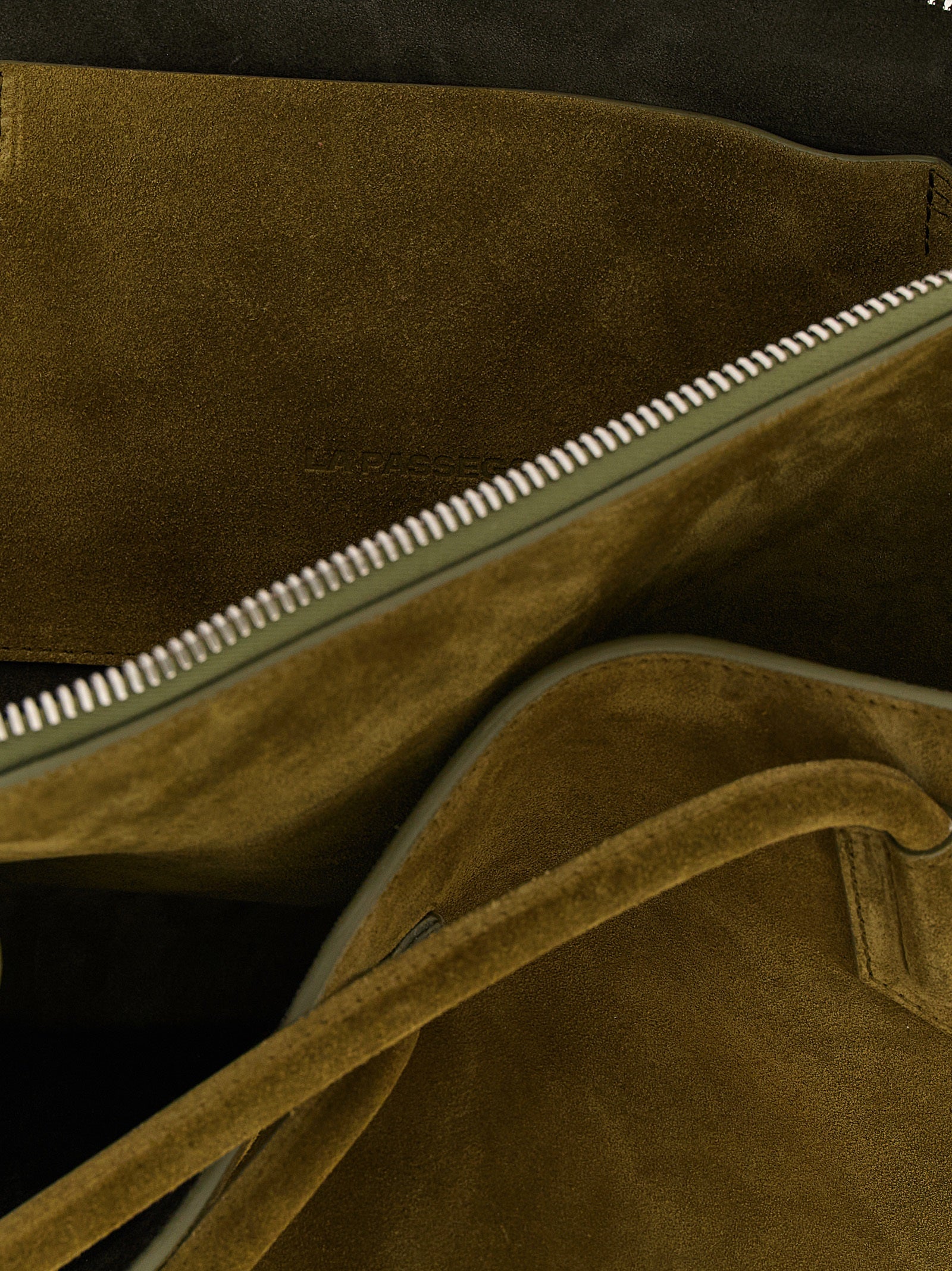 The Attico 'La Passeggiata Medium' Shoulder Bag