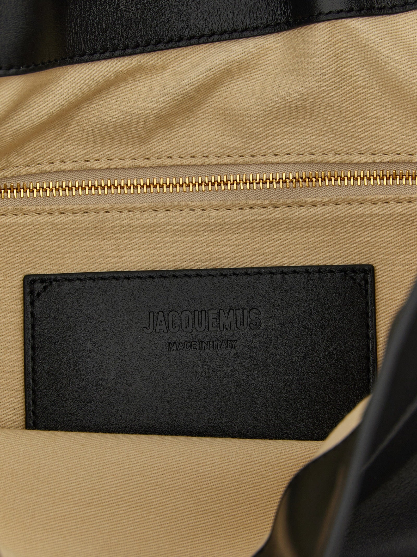 Jacquemus 'Le Sac Ovalo' Shoulder Bag