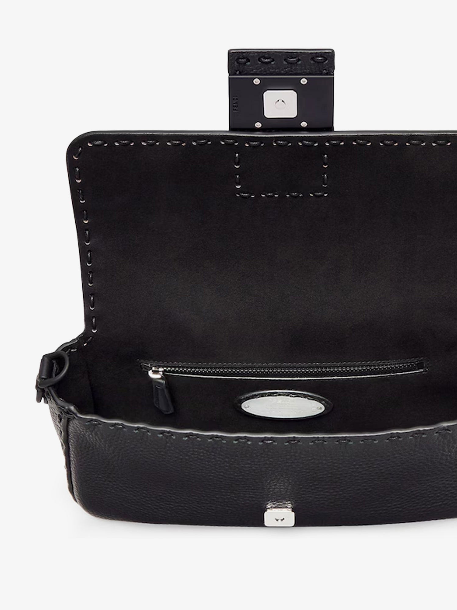 Fendi Baguette Leather Shoulder Bag With Selleria Stitchings