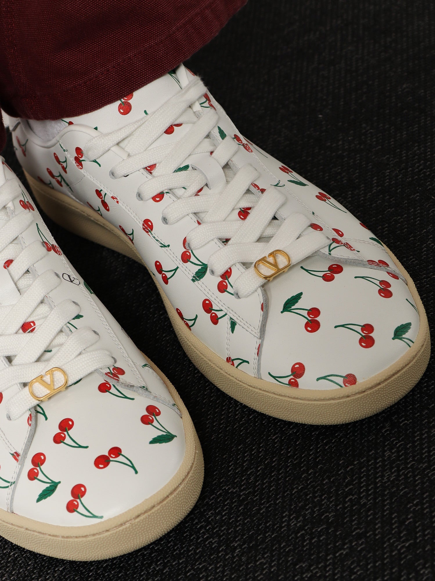 Valentino Royco Low-top Leather Sneakers