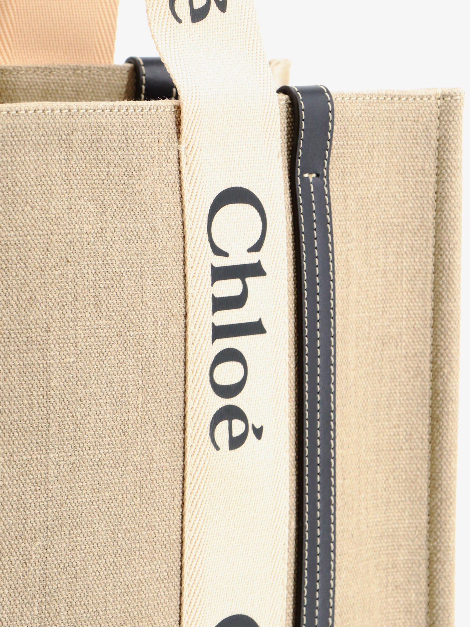 Chloé Woody Linen Shoulder Bag With Front Lettering Logo