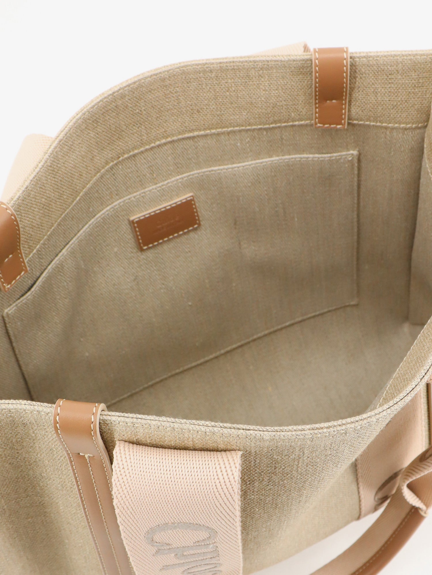 Chloé Woody Linen Shoulder Bag With Front Embroidered Logo