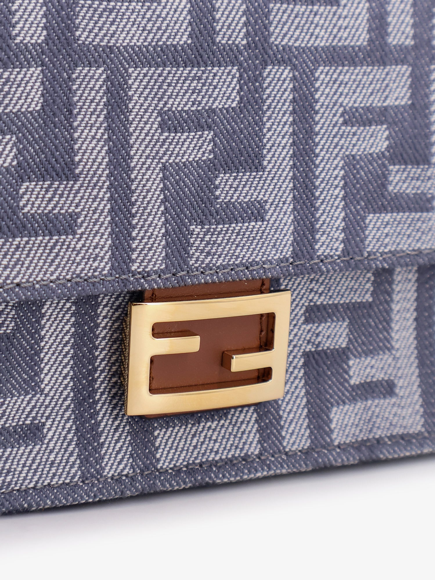 Fendi Wallet On Chain Baguette Shoulder Bag