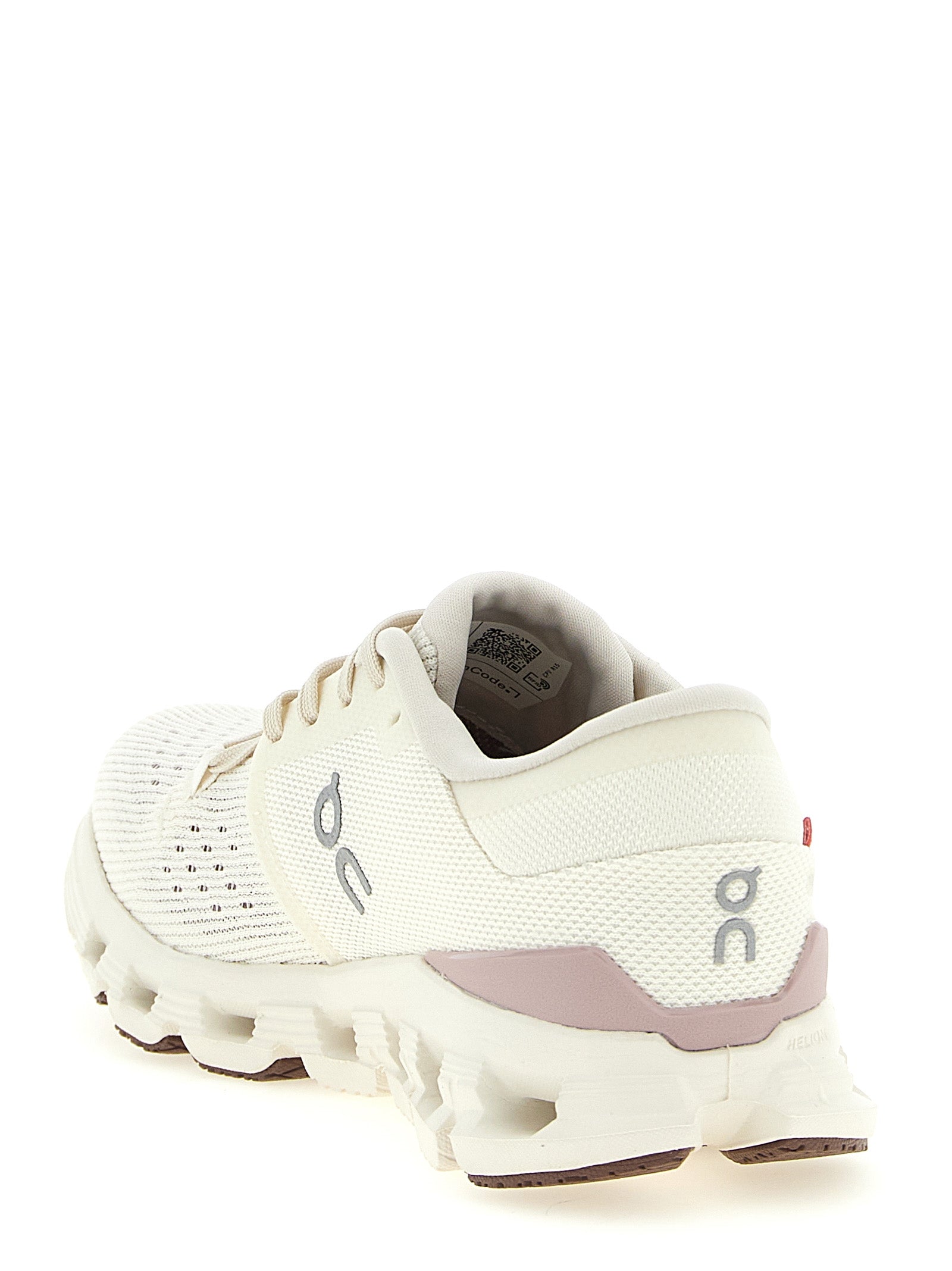 On 'Cloud X 4' Sneakers
