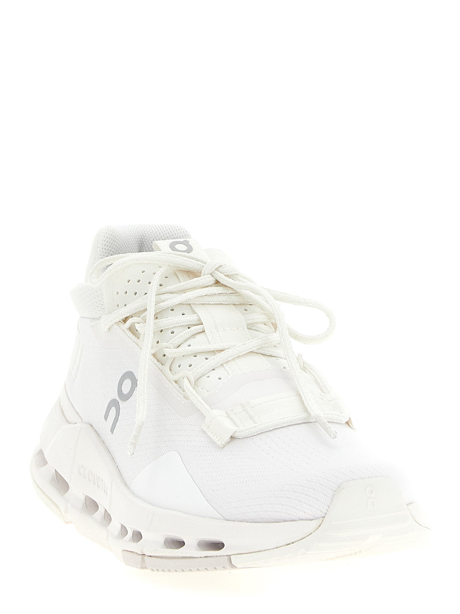 On 'Cloudnova 2' Sneakers