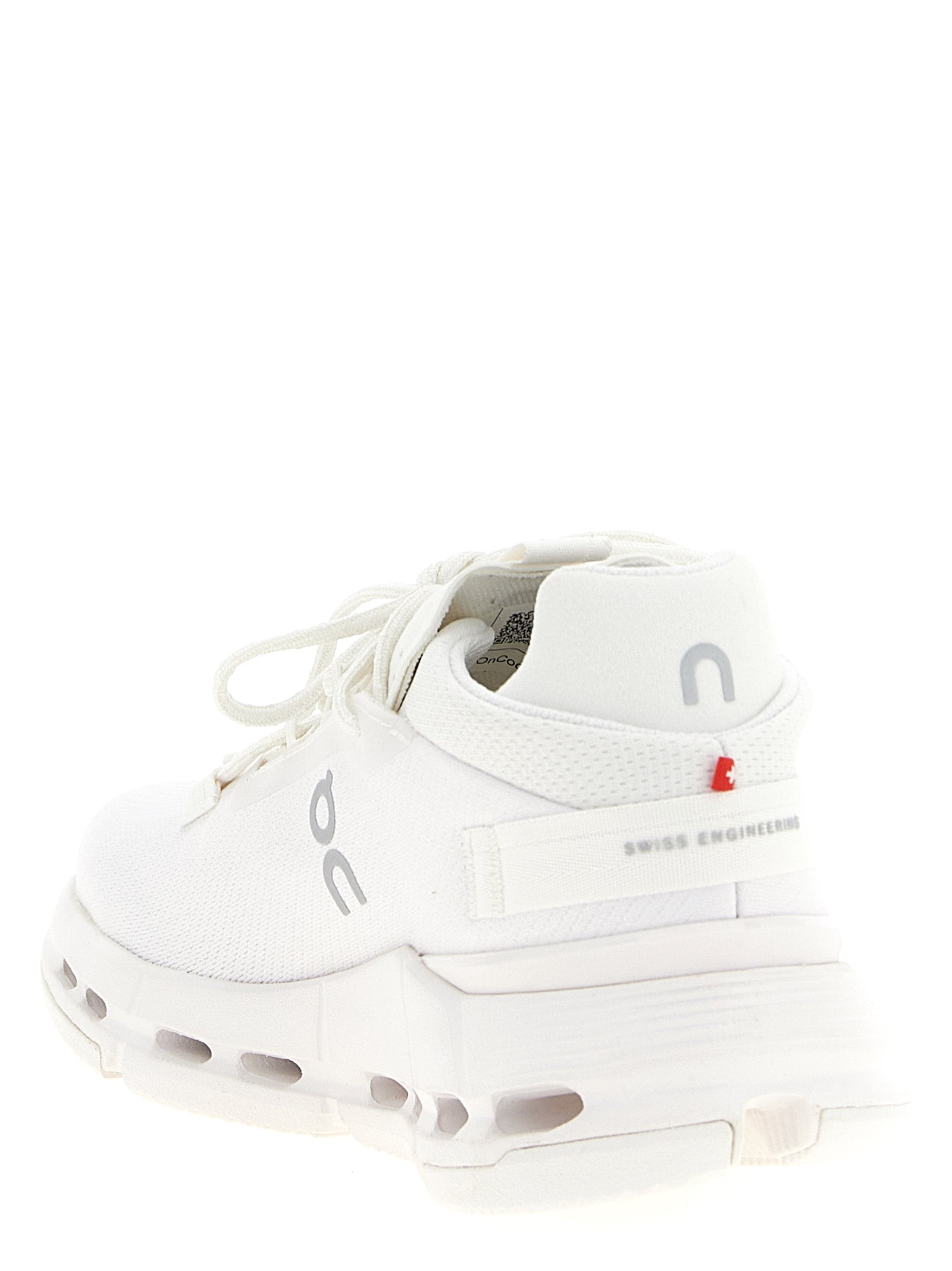 On 'Cloudnova 2' Sneakers