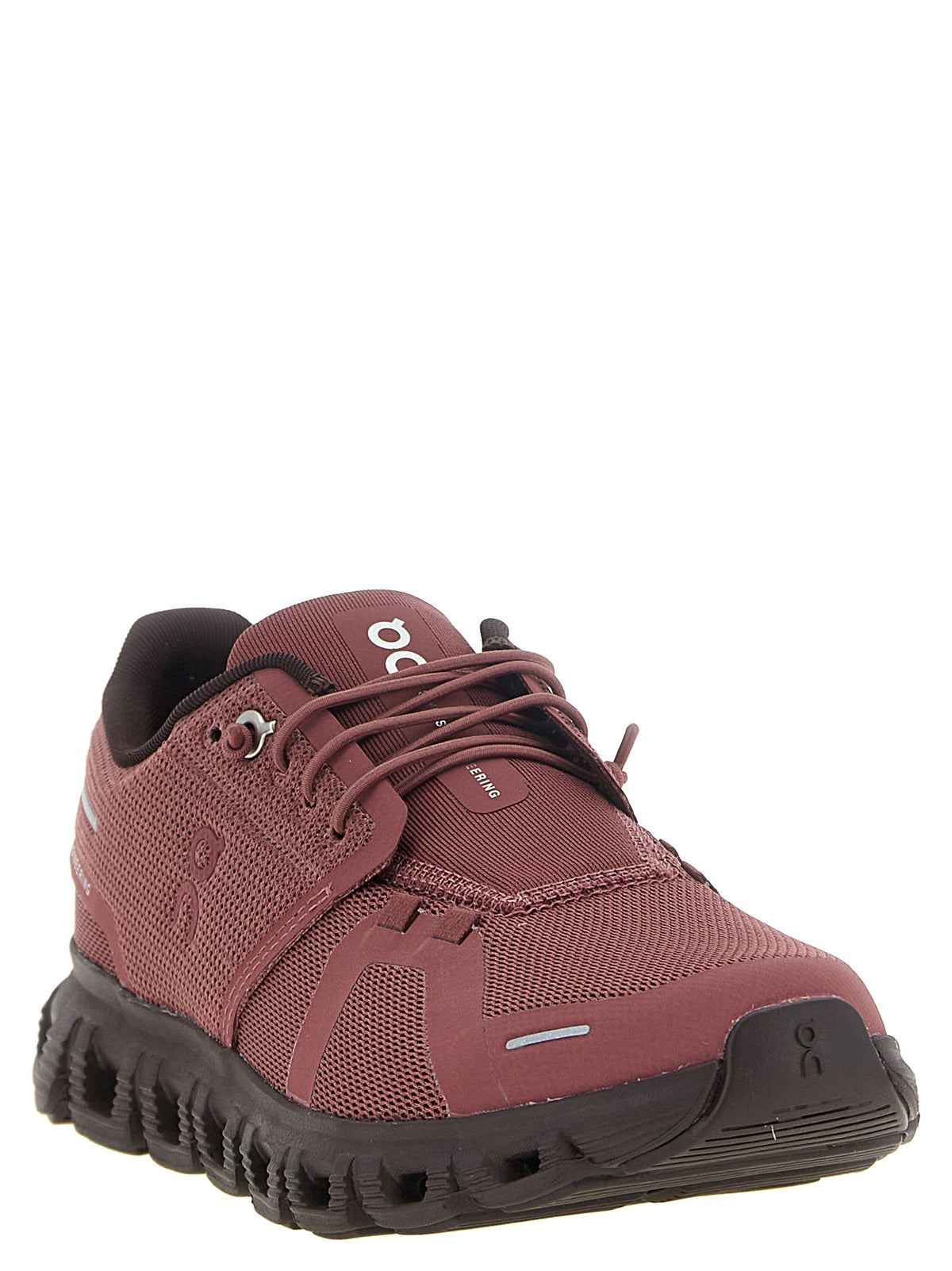 On 'Cloud 6' Sneakers
