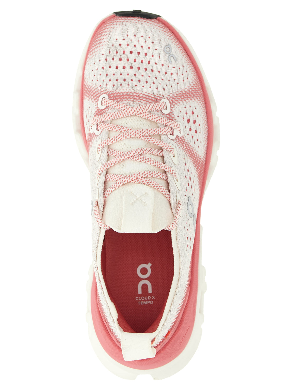 On 'Cloud X Tempo' Sneakers