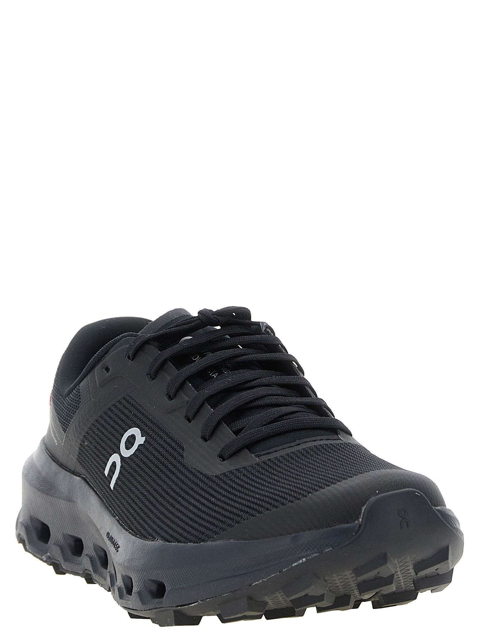 On 'Cloudvista 3' Sneakers