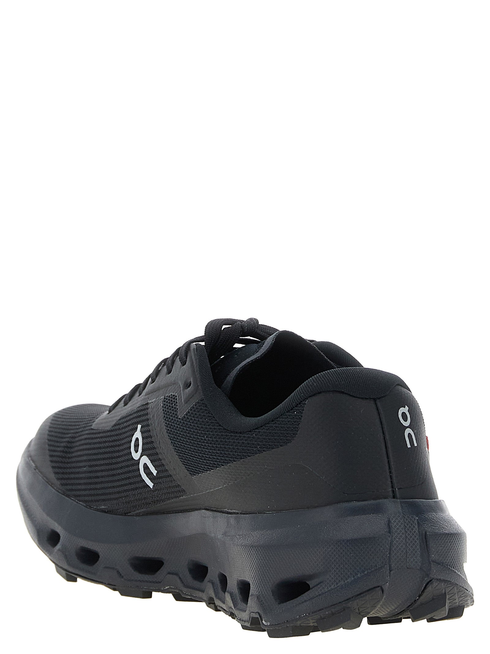 On 'Cloudvista 3' Sneakers