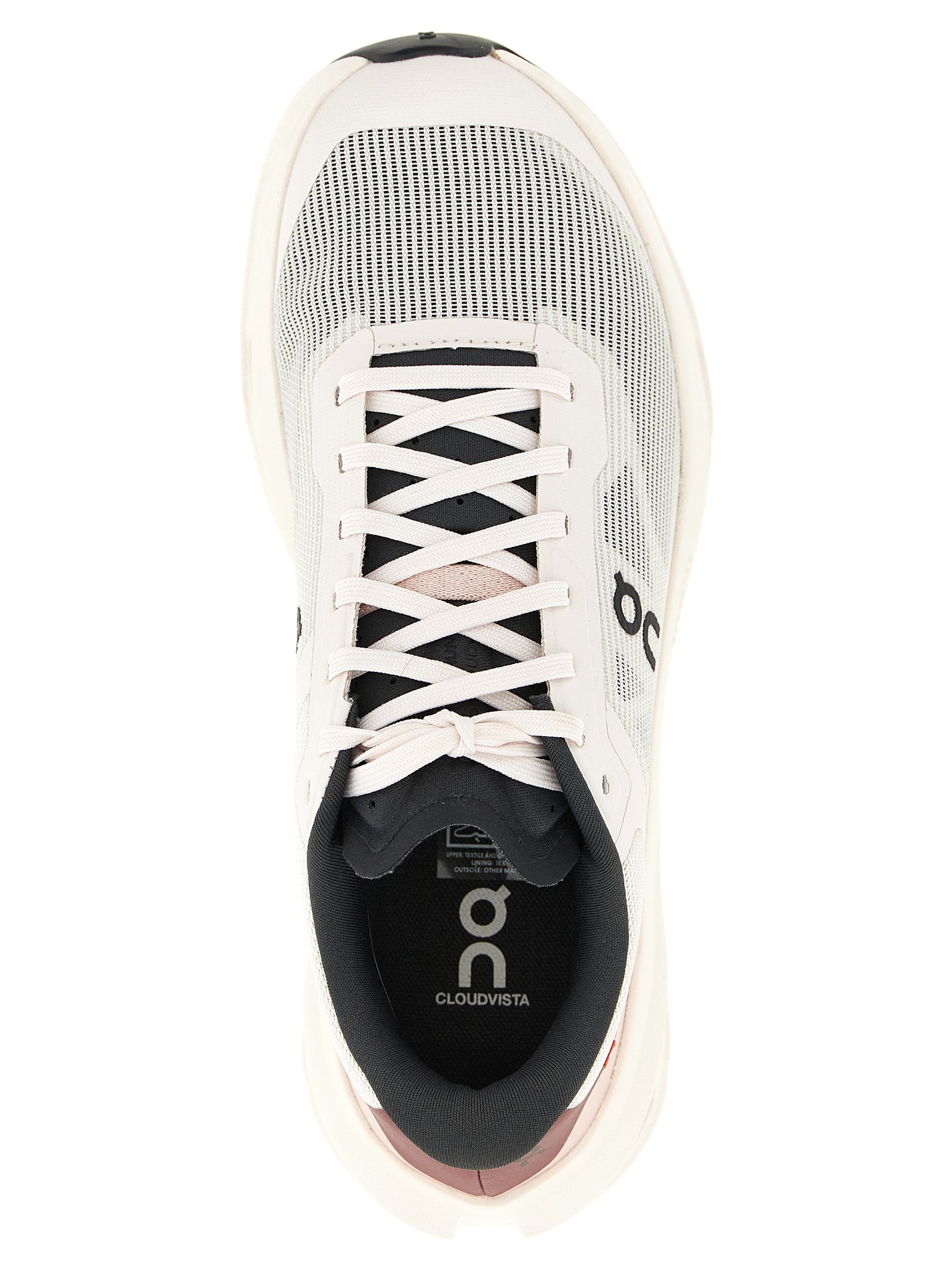 On 'Cloudvista 3' Sneakers