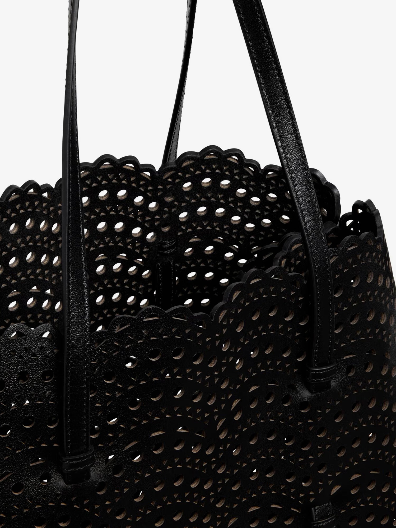 Alaïa Mina 37 Leather Shoulder Bag With Vienne Motif
