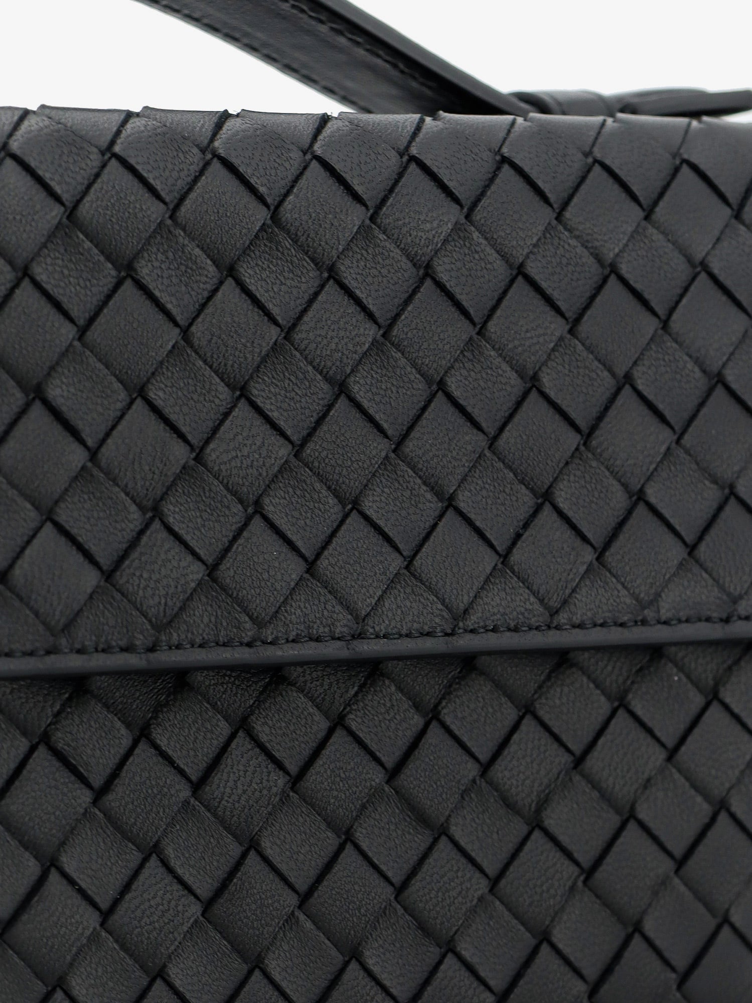 Bottega Veneta Leather Wallet With Intrecciato Pattern