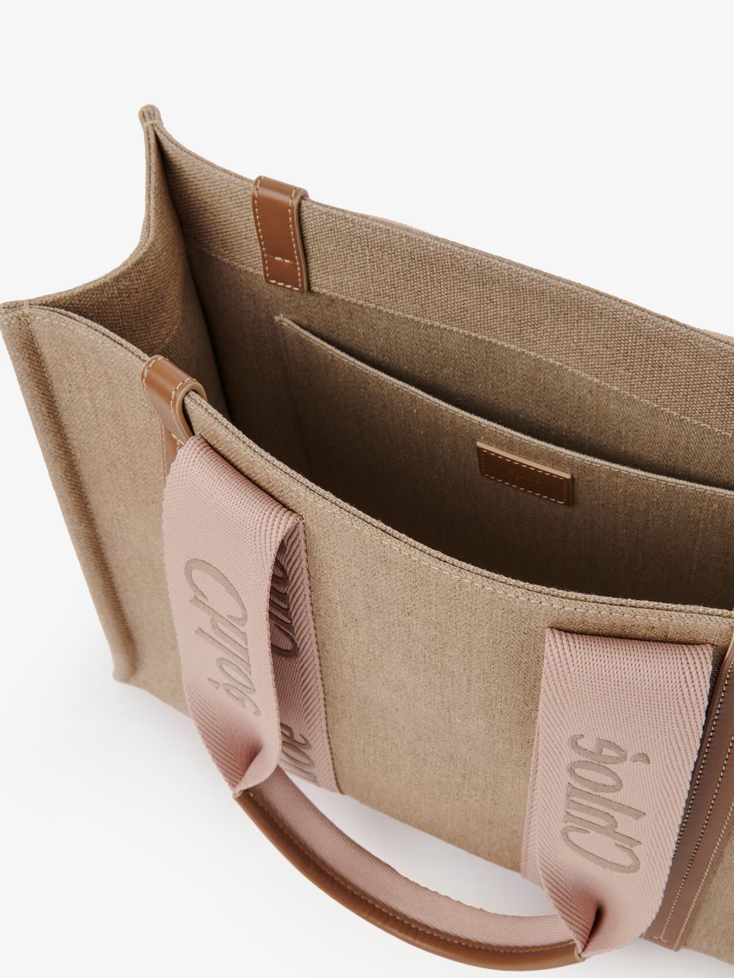 Chloé Woody Linen Shoulder Bag With Front Embroidered Logo