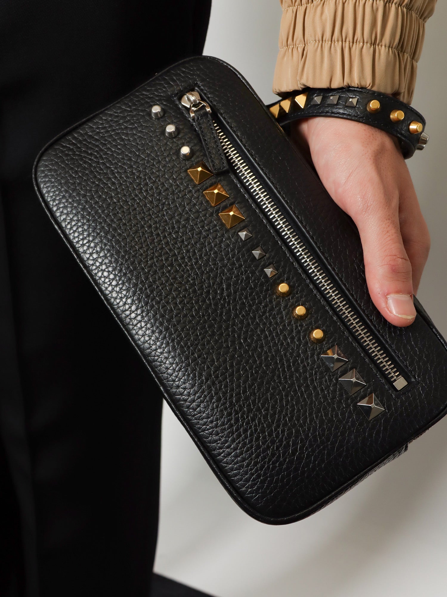 Valentino Valentino Garavani Leather Clutch