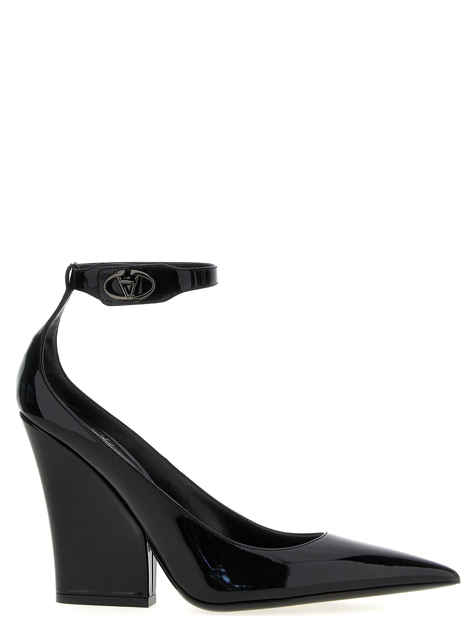 Valentino Garavani Valentino Garavani 'Vlogo Locker' Pumps