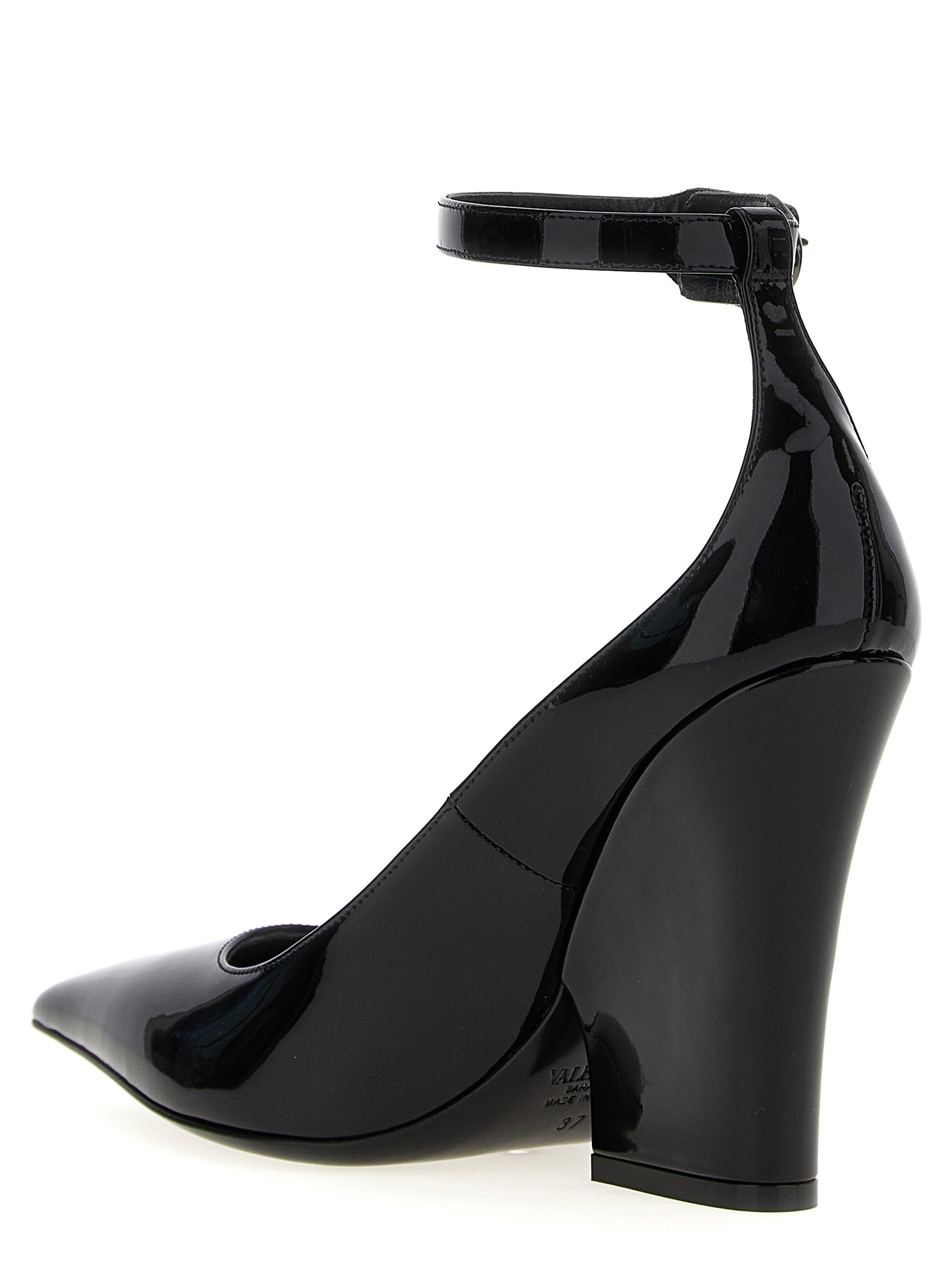 Valentino Garavani Valentino Garavani 'Vlogo Locker' Pumps