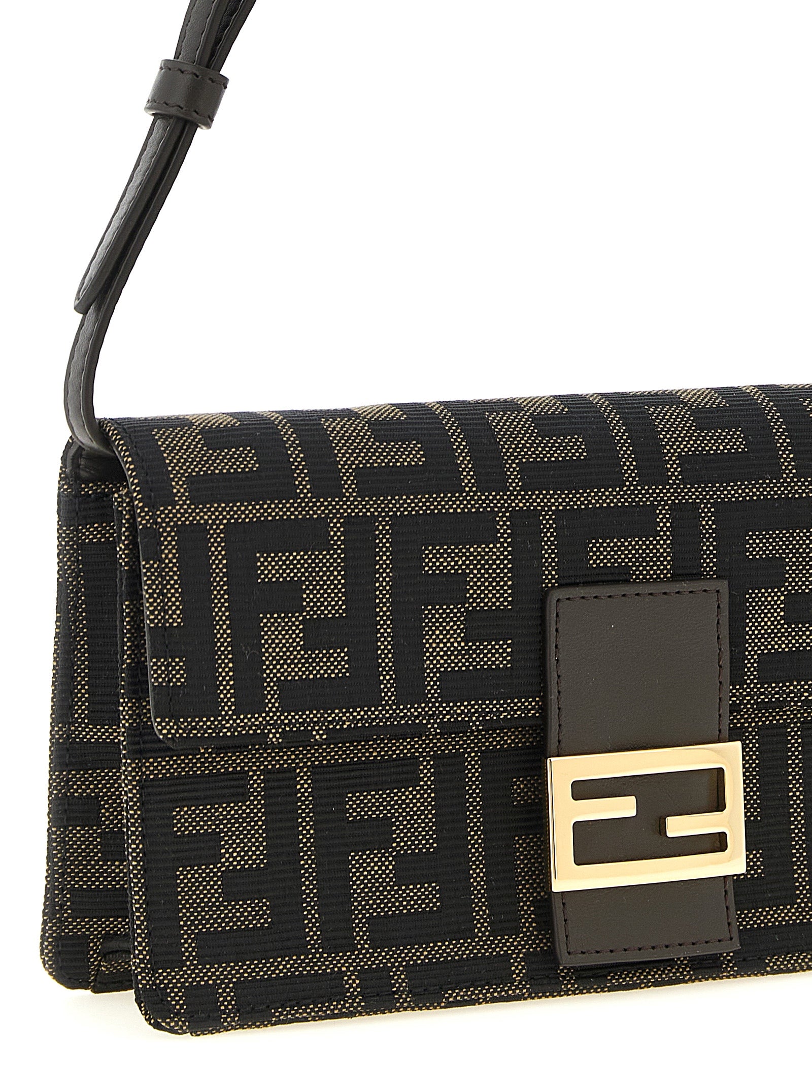Fendi 'Tube' Wallet On Chain