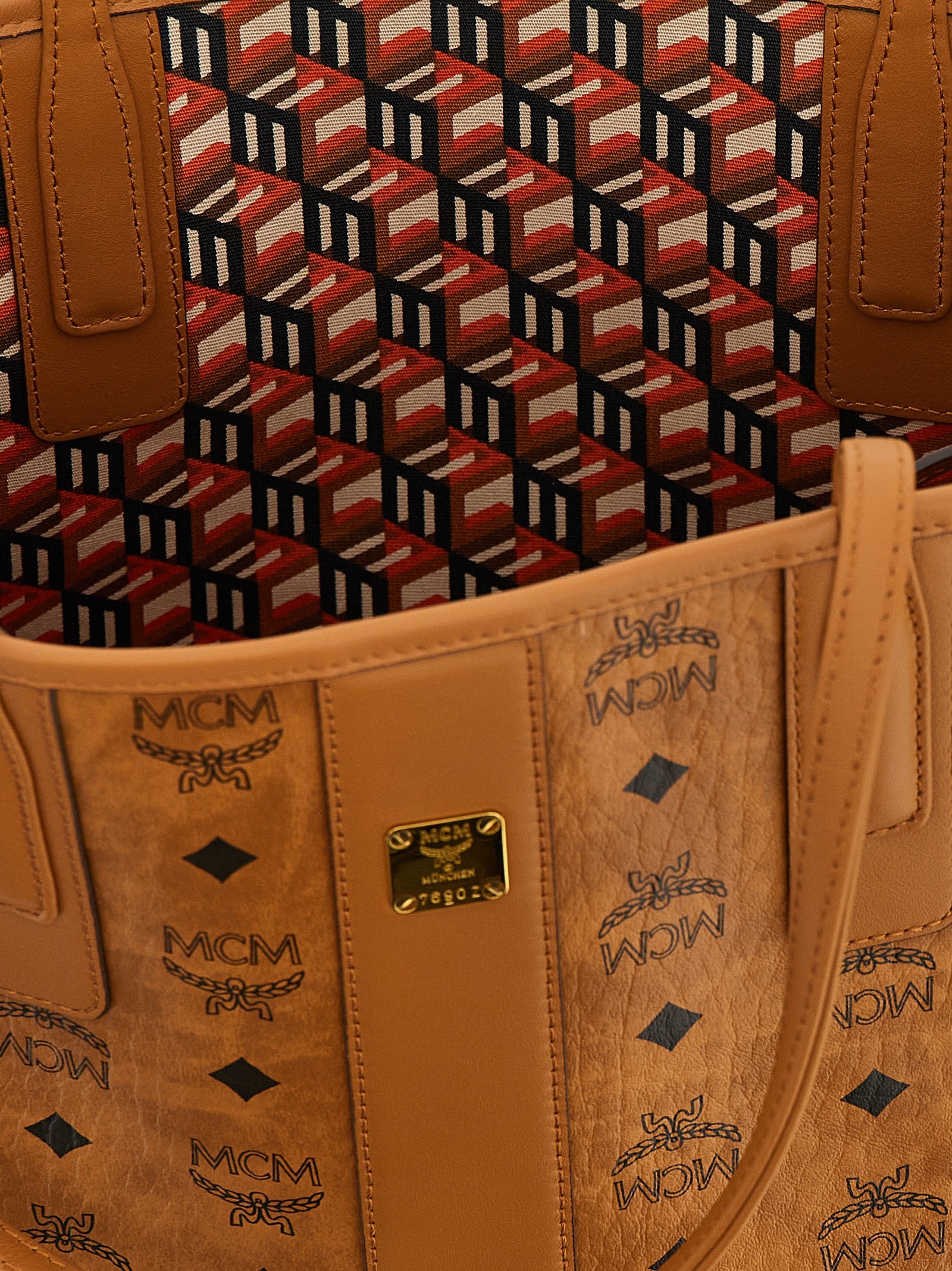 Mcm 'Liz' Small Reversible Shopping Bag