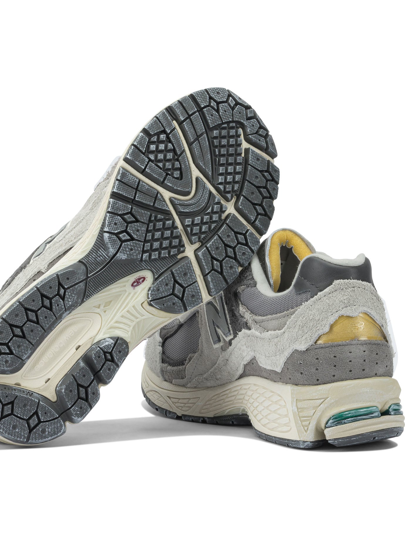 New Balance 2002R Protection Pack Low Sneakers