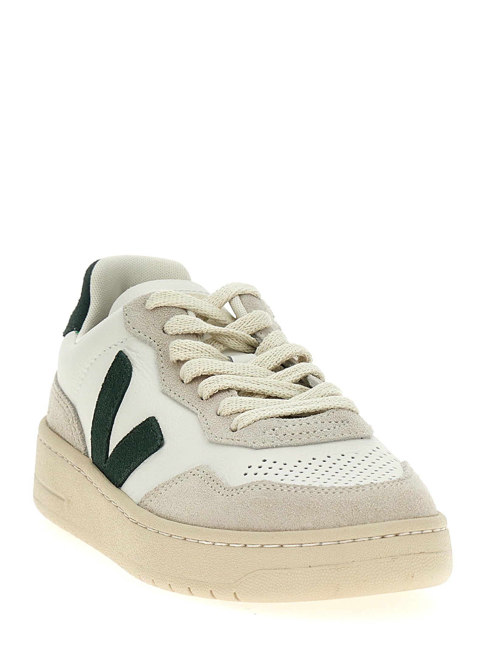 Veja 'V-90' Sneakers