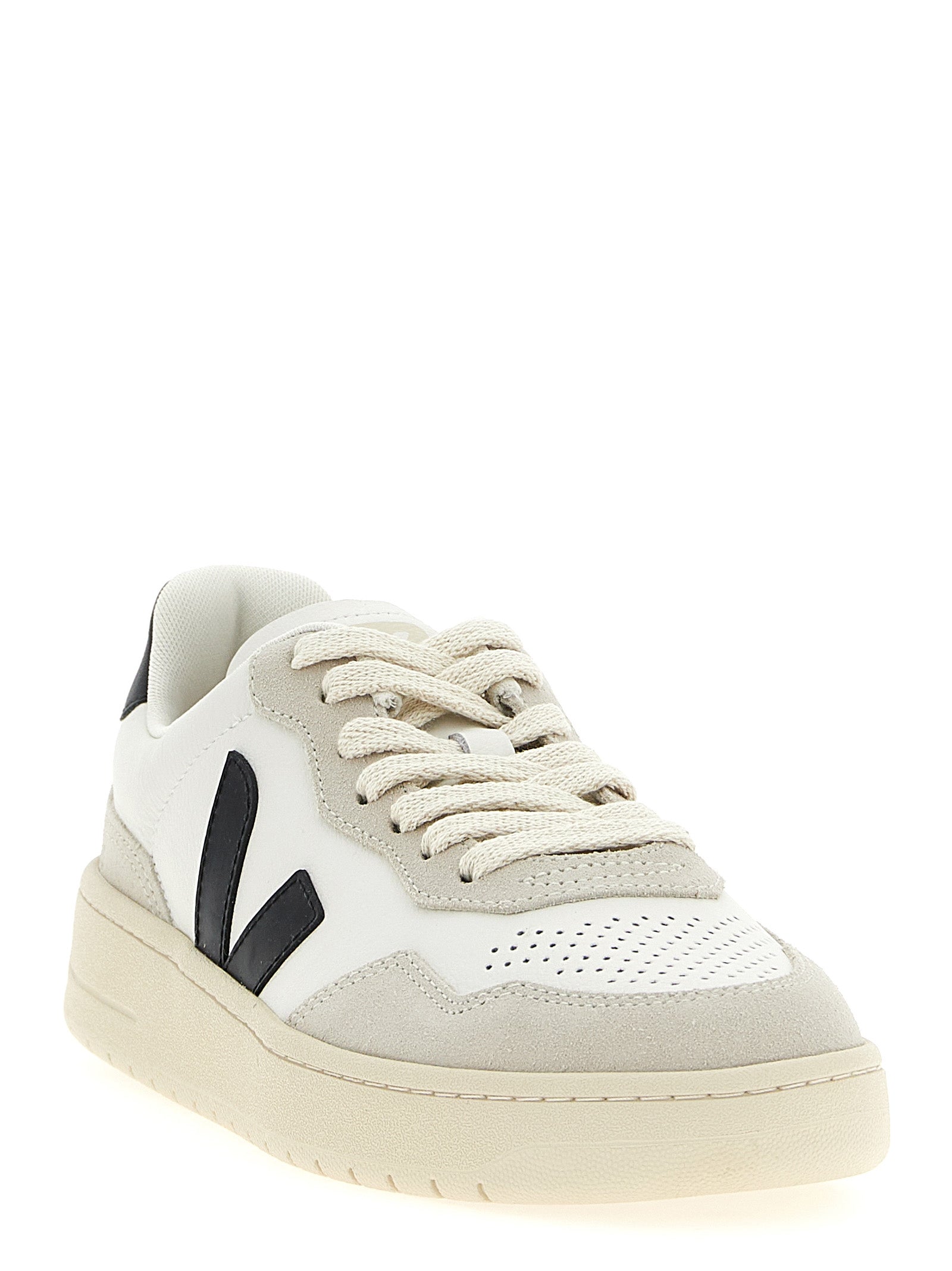 Veja 'V-90' Sneakers