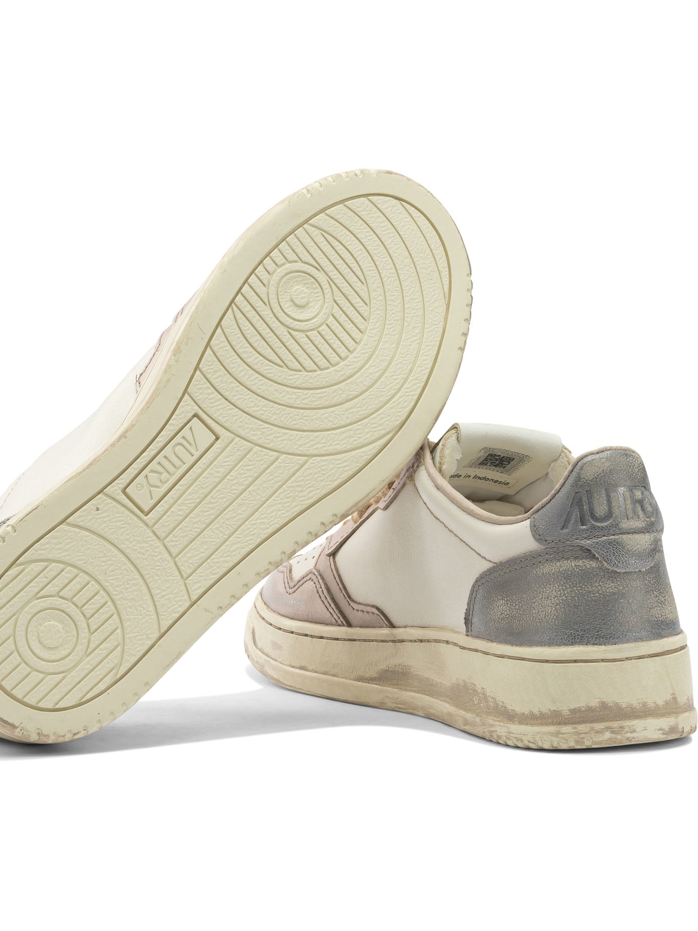 Autry Medalist Low Super Vintage Sneakers